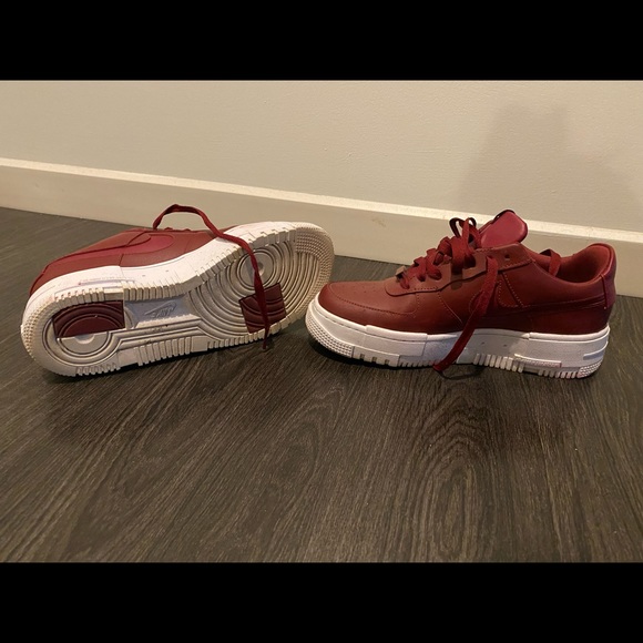 Nike Air Force 1 Pixel Team Red- size 8.5 - Picture 5 of 5